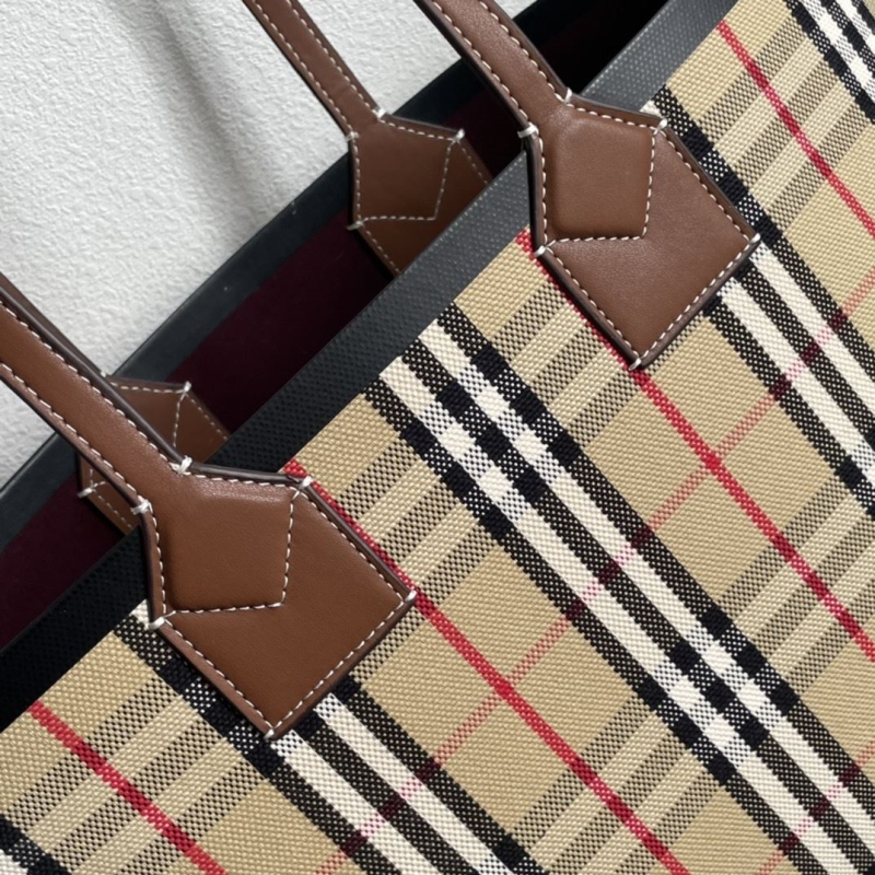 Bv*b*rry shopping bags
